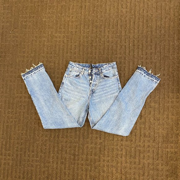 H&M Medium Wash High-Waisted Straight Jeans - Picture 4 of 4